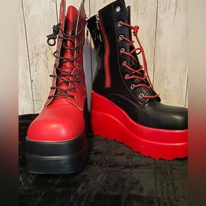 Platform boots, size EUR 39/ US 8.5.